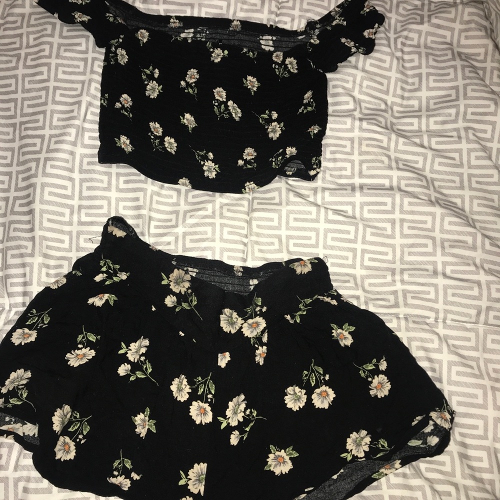 Floral two piece crop top and short set.